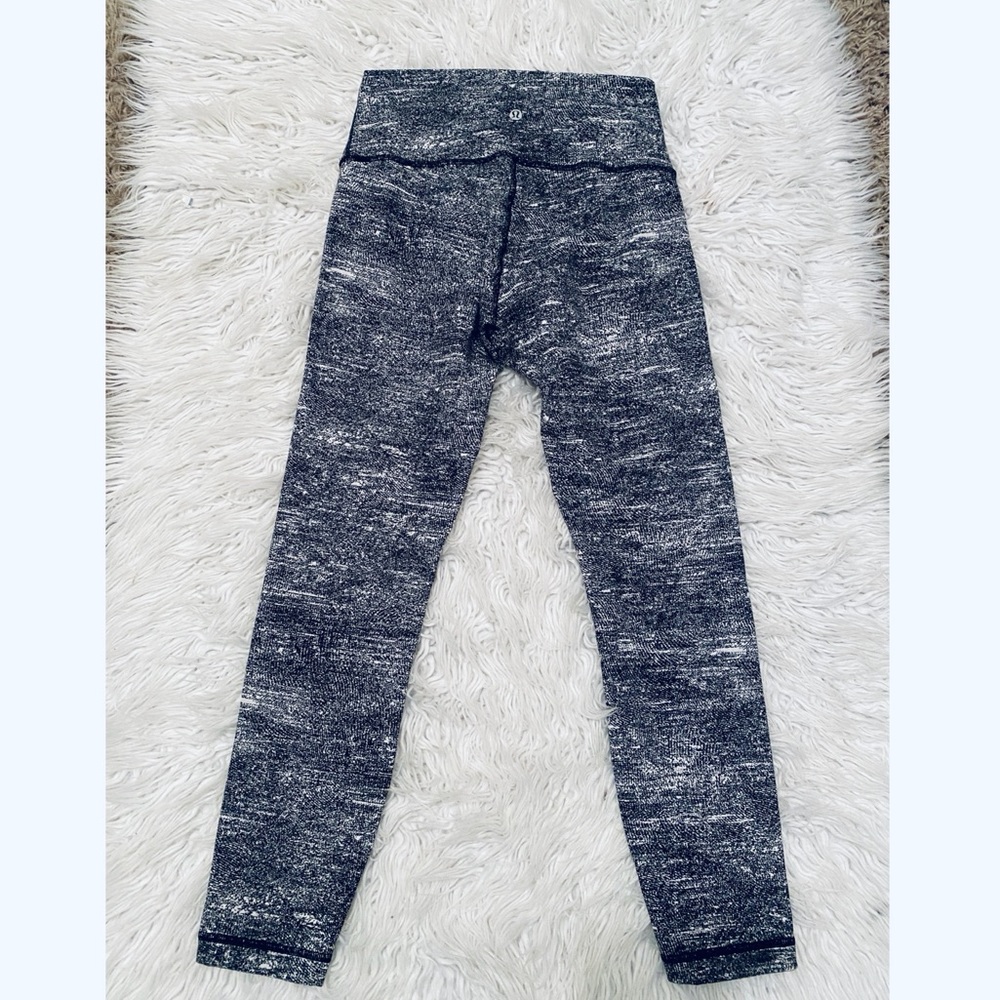 🔥Lululemon🔥Wunder Under Leggings (SIZE8)